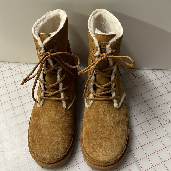 KOOLABURRA by UGG "Advay" Urban/Boho Chestnut Tan Suede Round Lace Up Boots 10 - Picture 3 of 16